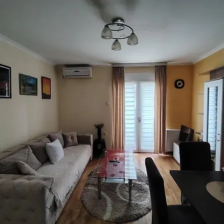 Mali Raj Apartment *